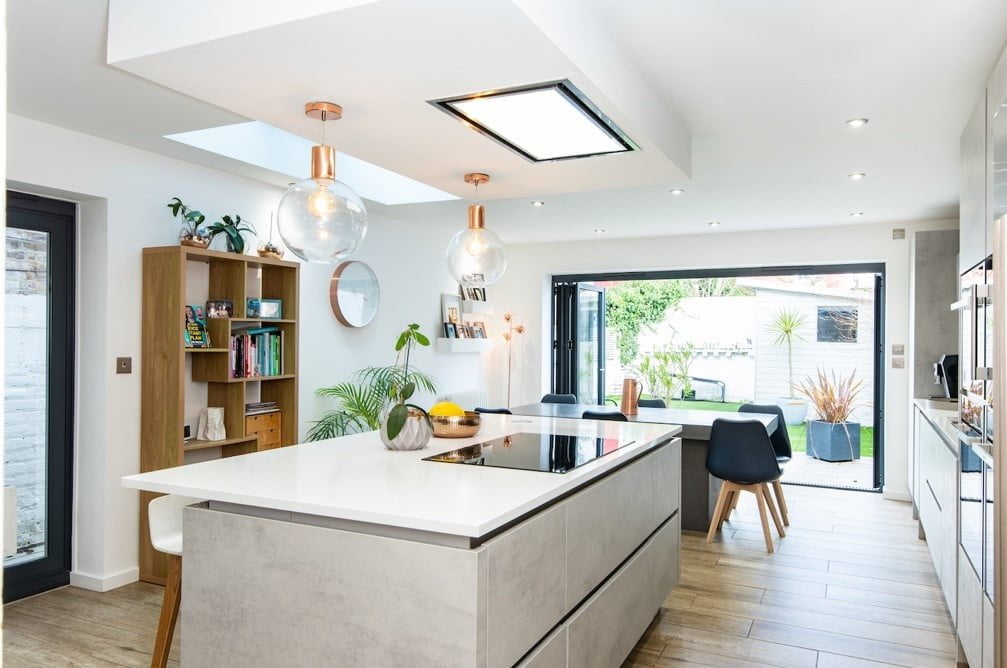 Image of a house extension, to depict creating a successful house extension plan, with icons and text that highlight the importance of budgeting, design, functionality, legal considerations, and selecting the right professionals for the project.
